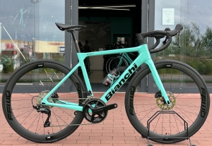 Bianchi Sprint ICR Disc ... Shimano 105 z 12 przełożeniami ... KOŁA FFWD CARBON ...NOWY ROWER 