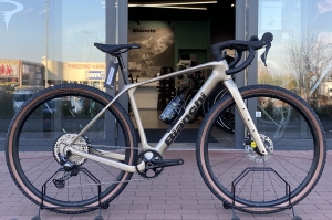            Bianchi  Arcadex  Comp Gravel ... Endurance .. Shimano GRX610 ... NOWY ROWER ... Model 2025