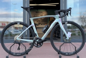Pinarello F3 Disc ... Shimano 105 Di2 ... Interstellar Grey Shiny ... ROWER NOWY ... Model 2026