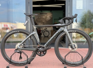                Bianchi Oltre Comp Aero ... Ultegra elektroniczna Di2 ... NOWY ROWER ... Kolor grafitowy